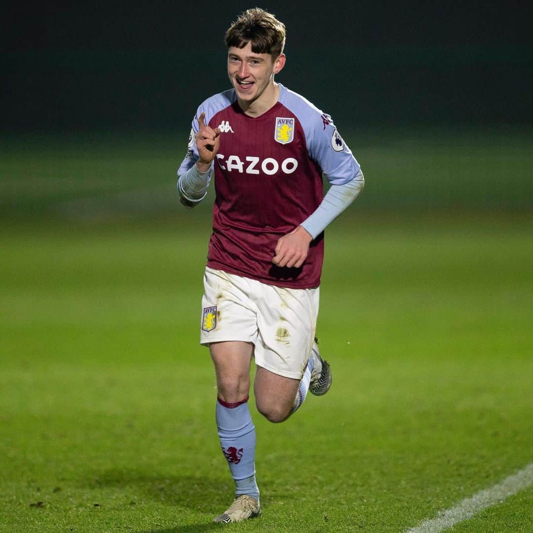 アストン・ヴィラFCさんのインスタグラム写真 - (アストン・ヴィラFCInstagram)「The 𝗣𝗟𝟮 Player of the Month for January: @LouieBarry! ⭐️ #AVFC」2月15日 21時10分 - avfcofficial