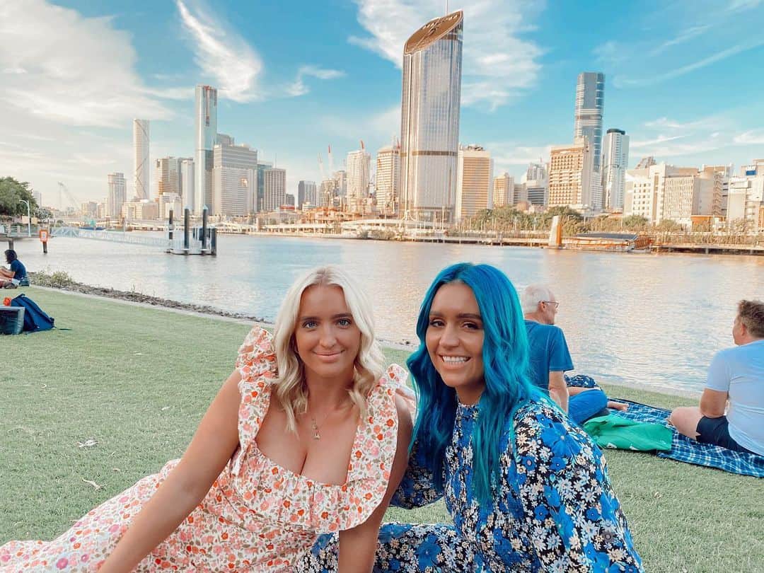 シェパードのインスタグラム：「WE ❤️ BNE」