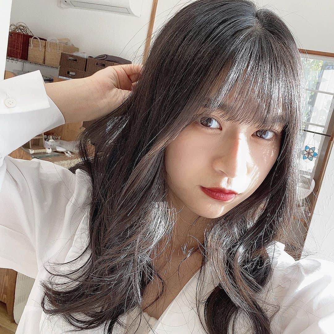 杉山緋那のインスタグラム：「東北の方で大きな地震ありましたがみなさん大丈夫でしょうか、、？ 地震に備えて金具の固定や防災グッズの再確認をしていきましょう✊」