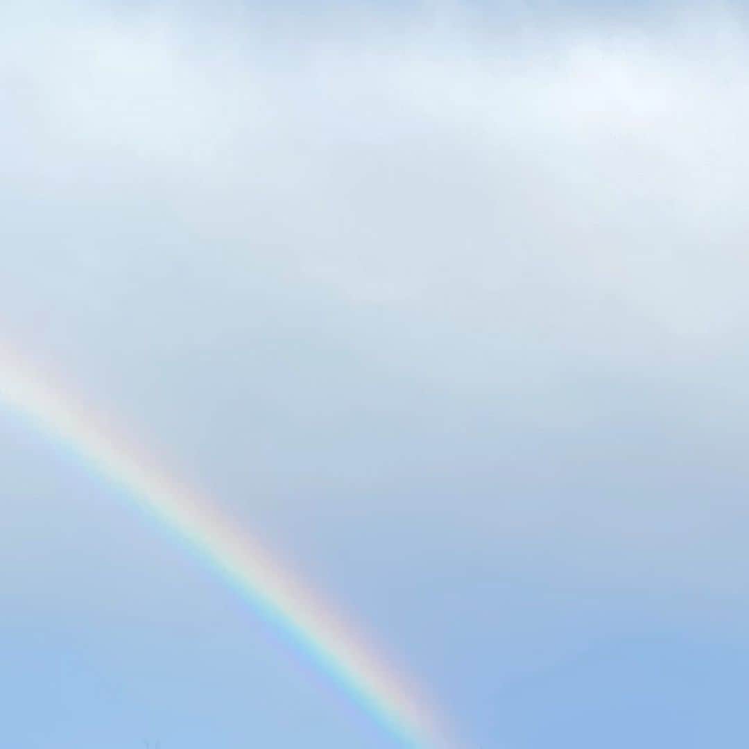 阿部真央さんのインスタグラム写真 - (阿部真央Instagram)「雨上がりに虹が出てました。 みんなにいいことありますように♡」2月15日 16時32分 - abemao_official