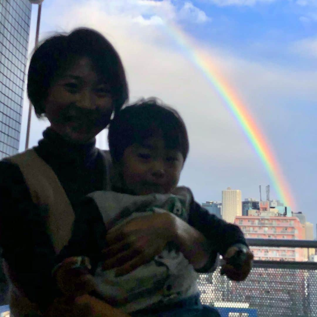 奥村奈津美さんのインスタグラム写真 - (奥村奈津美Instagram)「虹🌈✨が出たよお♡  良いことありそう♡  #虹 #にじ」2月15日 16時41分 - natsumi19820521