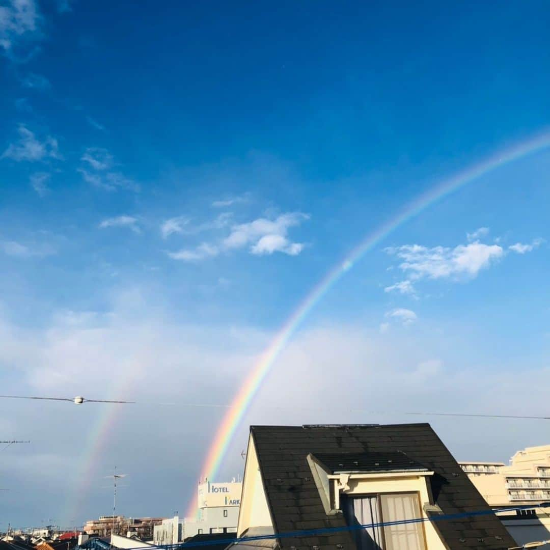 氏原ワタルさんのインスタグラム写真 - (氏原ワタルInstagram)「ダブルレインボー‼︎🌈  #double #rainbow  https://www.doesdoesdoes.com/」2月15日 16時51分 - wataru_ujihara