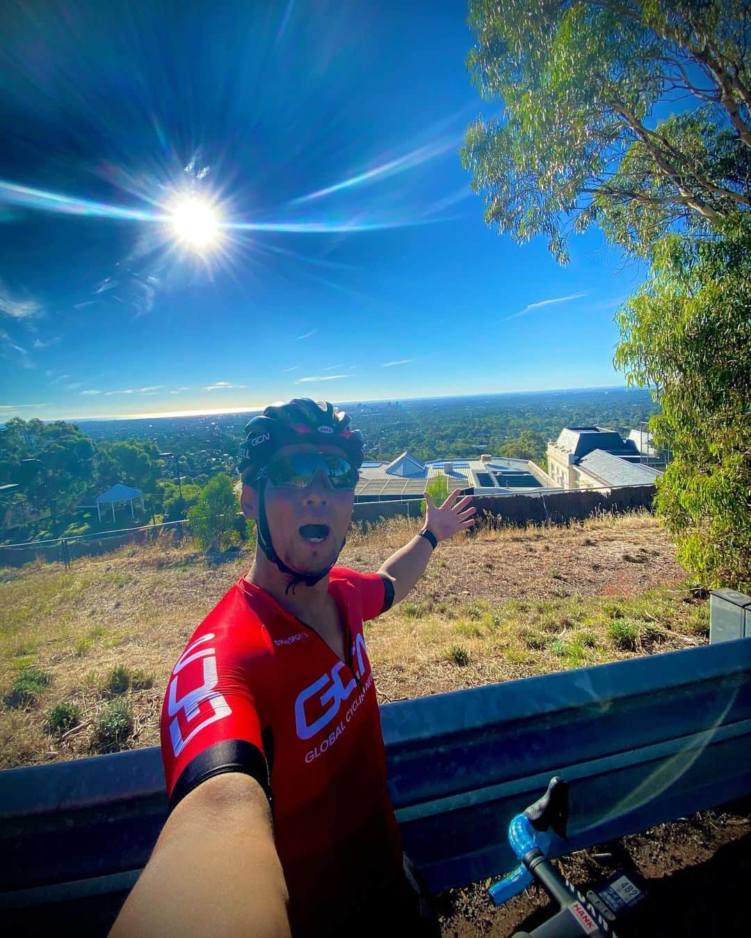 土井雪広のインスタグラム：「今日もお疲れ様。 夕方のチョロリング。  #gcn #castelli」