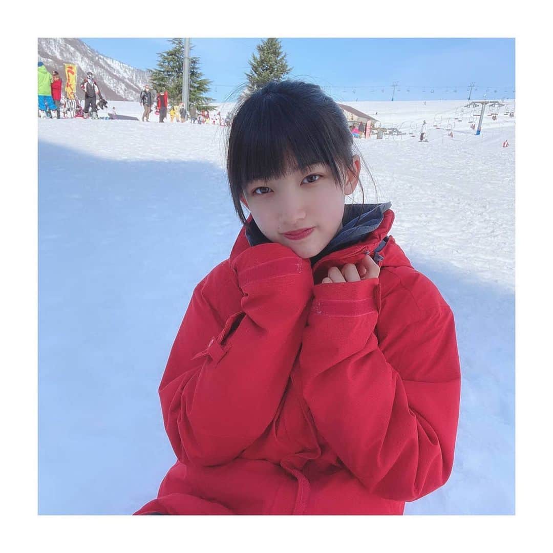 ukka【公式】さんのインスタグラム写真 - (ukka【公式】Instagram)「なんか幼いね😳笑﻿ ﻿  #ukka #芹澤もあ #ポニーテール#雪」2月15日 17時43分 - _ukka_official