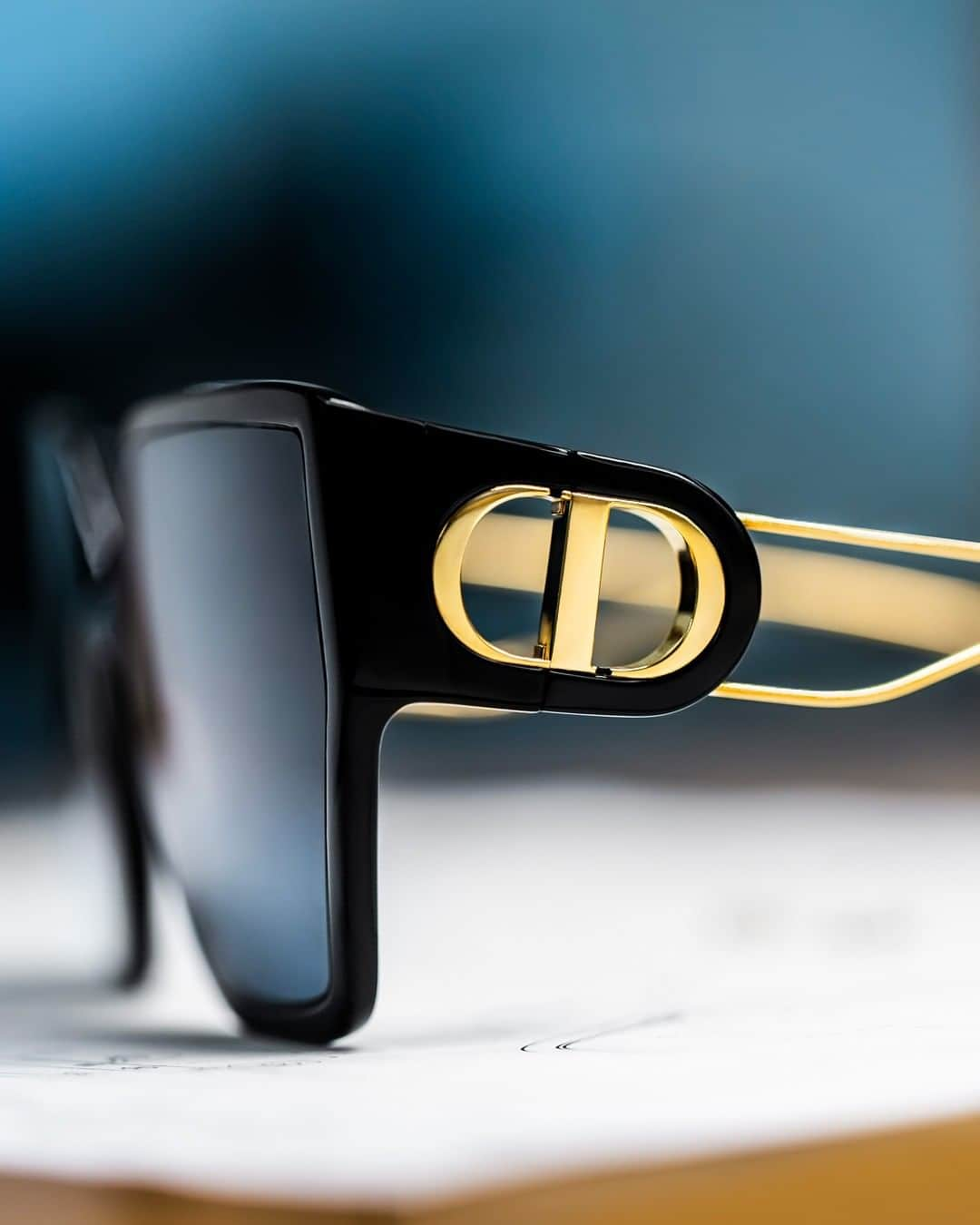 クリスチャンディオールさんのインスタグラム写真 - (クリスチャンディオールInstagram)「Dior announces a new partnership with @TheliosOfficial, the @LVMH eyewear specialists, to create #DiorEyewear. Starting, as always, with detailed sketches and working drawings produced by the Paris studio, the process picks up pace in the cutting-edge ateliers in Longarone, Italy, where specialist artisans bring sunglasses – such as the '30Montaigne' with its oversized frame and emblematic 'CD' hinge – to life. Tap the link in bio to discover more about this new venture.  © @PolBaril」2月15日 18時00分 - dior