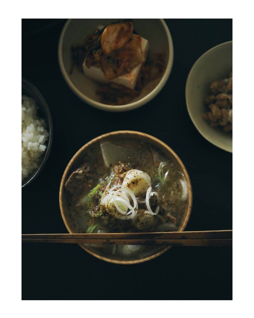 花楓のインスタグラム：「もつ煮込。  美味しい七味と。  #作るなら丁寧に」