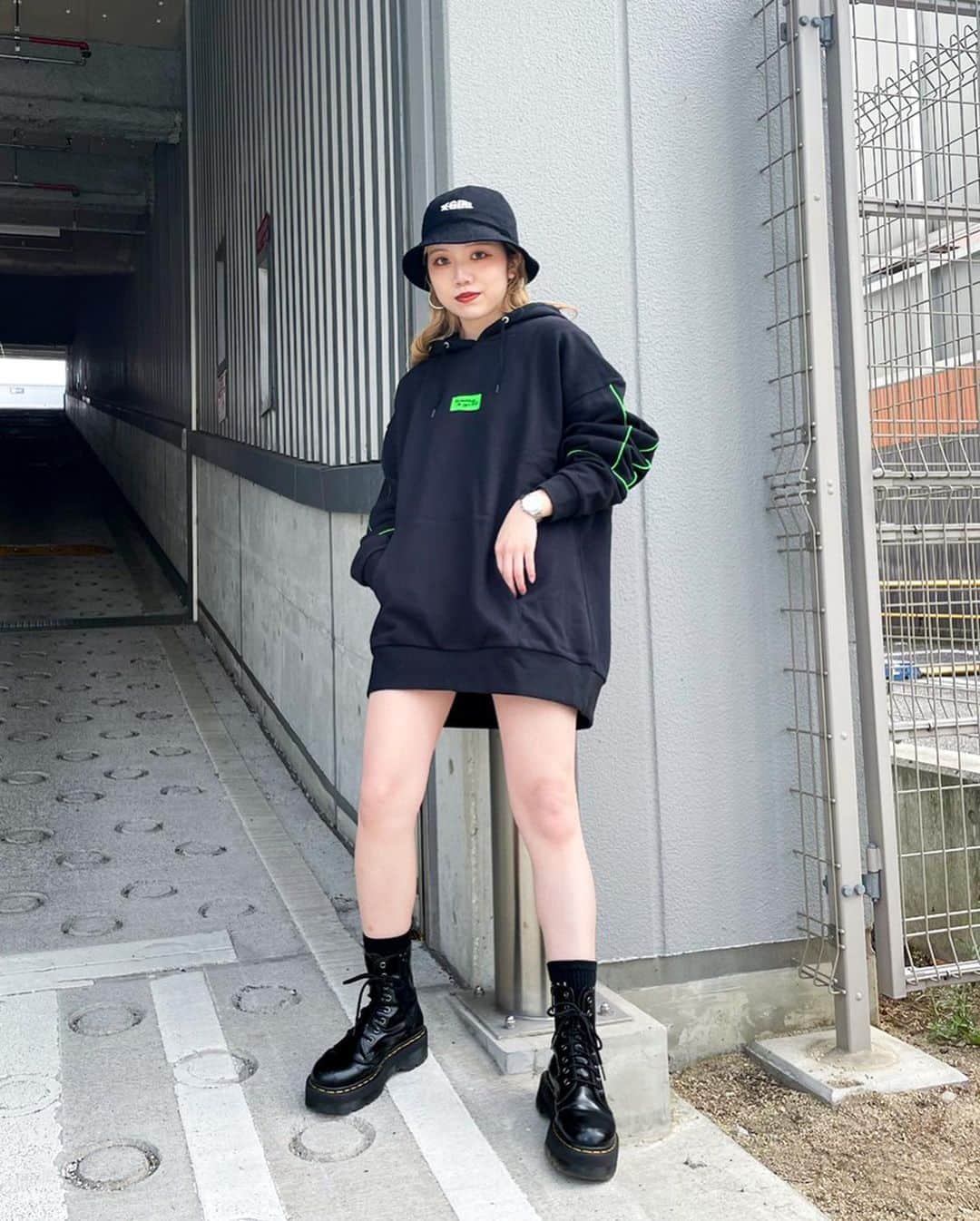 XGIRL_ootdのインスタグラム：「#xgirl_ootd @xxgnamii 155cm X-girl NAGOYA STAFF ・ -------------------------- ・ ▪️X-girl × Romy BOX LOGO SWEAT HOODIE ¥12,500+tax ▪️DAISY METRO HAT ¥5,000+tax ・ -------------------------- #xgirl #xgirljp #xgirlus #エックスガール」