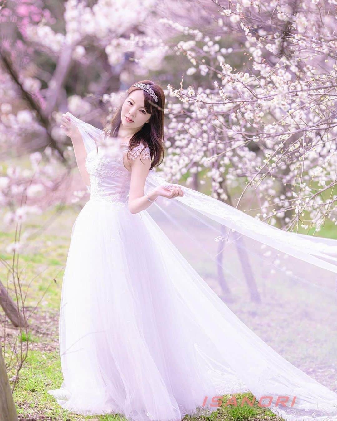 Mikaさんのインスタグラム写真 - (MikaInstagram)「Spring princess🌸  春を連れて来たよ✨ 梅の花満開で美しい。  ・ ・ ・ photo by @isanori.m 📸 model @mikarin_portrait  ・ ・ ・ Pasha認定作品展Vol.3に出展します✨ #美花展 ありがとうございました💐 ・ ・ follow me💋  #カメラ好きな人と繋がりたい #ファインダー越しの私の世界 #ポートレートモデル #ポトレ女子 #梅林 #撮影依頼募集中 #ウェディングフォト #ソロウェディング #portrait_ig #great_portraits #love_camera_club #jp_portrait #match_portrait #loves_united_portrait  #team_jp_ #global_ladies #photo_shorttrip #_lovely_weekend #japan_art_photography #portraitfestival #portraitinlove #portrait_mood #exclusive_world_portrait  #instagood #instagramjapan」2月15日 18時16分 - mika_portrait