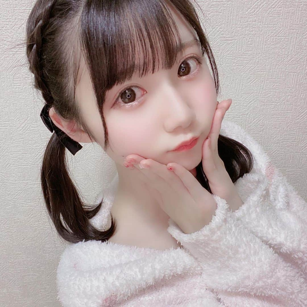 山本あこのインスタグラム：「かわいいきぶんだったからリボンした( ᐢ. ̫ .ᐢ )🤍リボンタグ付けしとくーインスタとツイッターフォローしたら50円引きで買えるみたいだからおそろいしよ👶🏻」