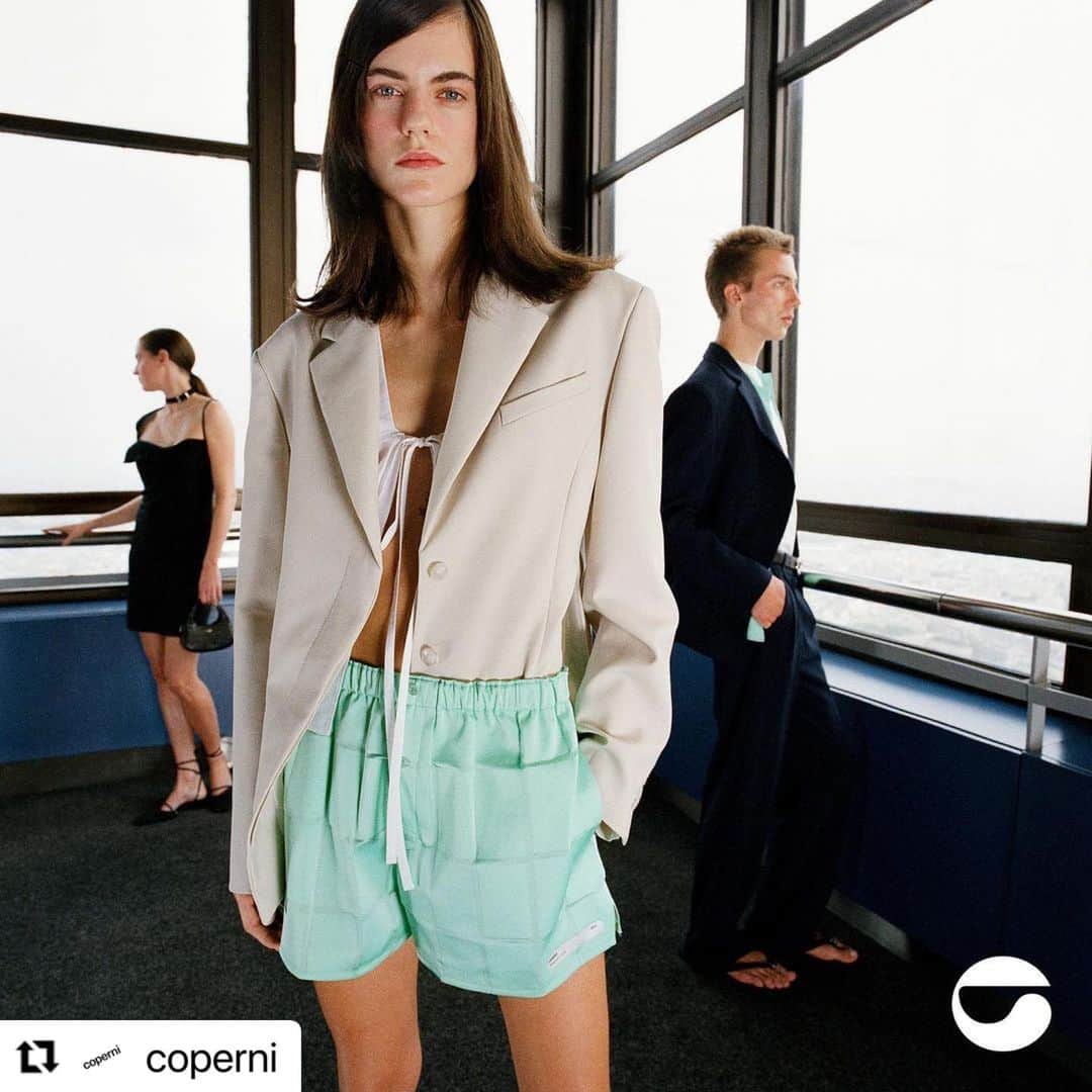 のインスタグラム：「Coperni 2021 S/S Collection 予約受付中  #coperni #sister_tokyo   #Repost @coperni with @make_repost ・・・ SS21 will be here soon! You can now pre order your favorite pieces 💻✨  Photo: @gorkapostigo 🖤 Models: @cecilion @miriamsanchezzzz @paulhameline」