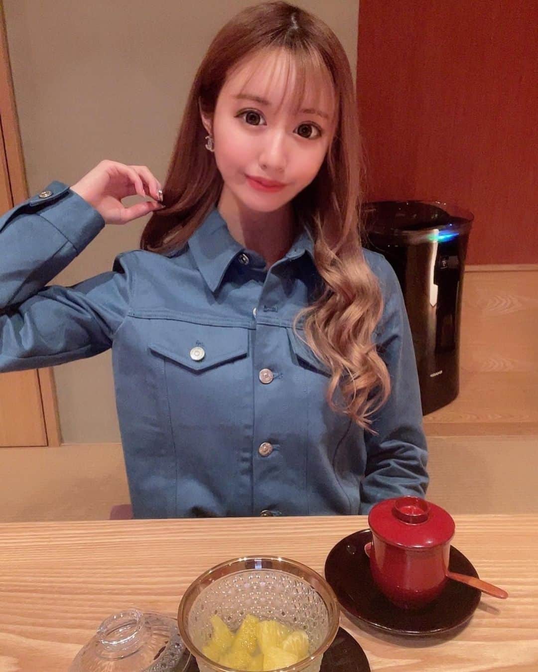miuchinのインスタグラム：「念願のきた福🦀贅沢すぎた🥲 . 美味しいもの食べると元気になる . #きた福 #銀座 #ginza #グルメ  #japan  #eat #japanesefood #蟹 #ミシュラン  #dinner #instagood #instagram #instafood #foodporn #flowers  #cute #love #happy #makeup」