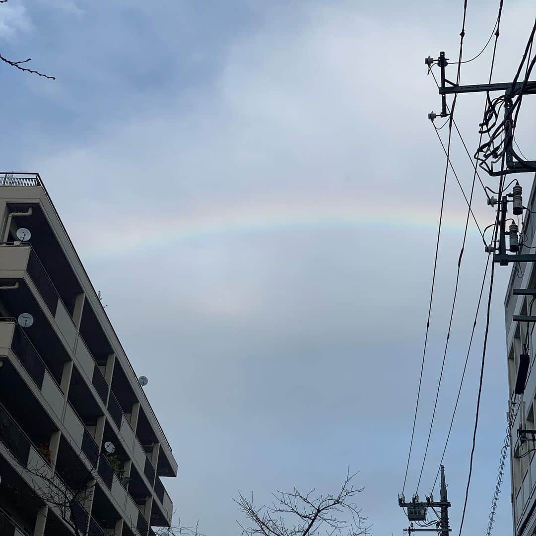 ギャル曽根のインスタグラム：「綺麗な虹がでてました🌈 #今日は雨で寒かったですね🥺」