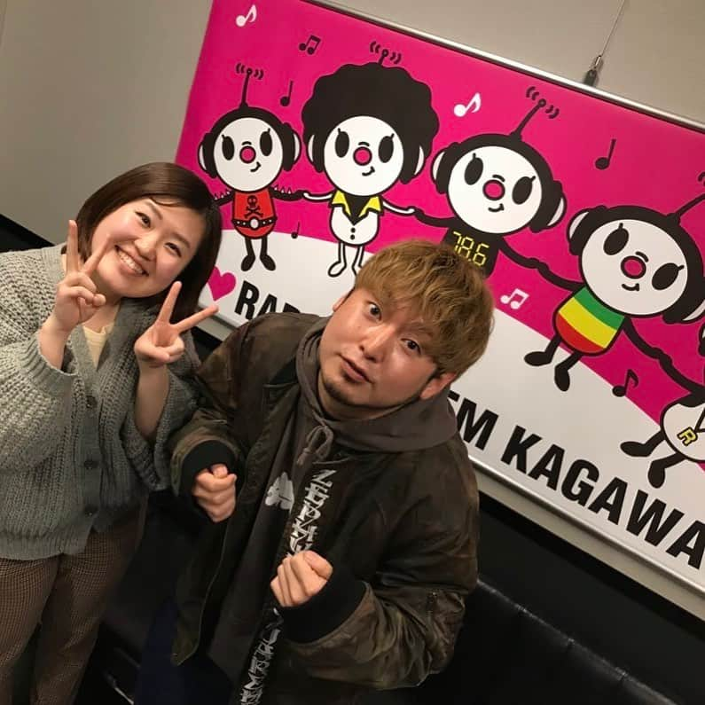 モリスのインスタグラム：「FM香川「JOY-U CLUB」生出演ありがとうございました！ニューアルバム発売日まであと2日やないかい！」