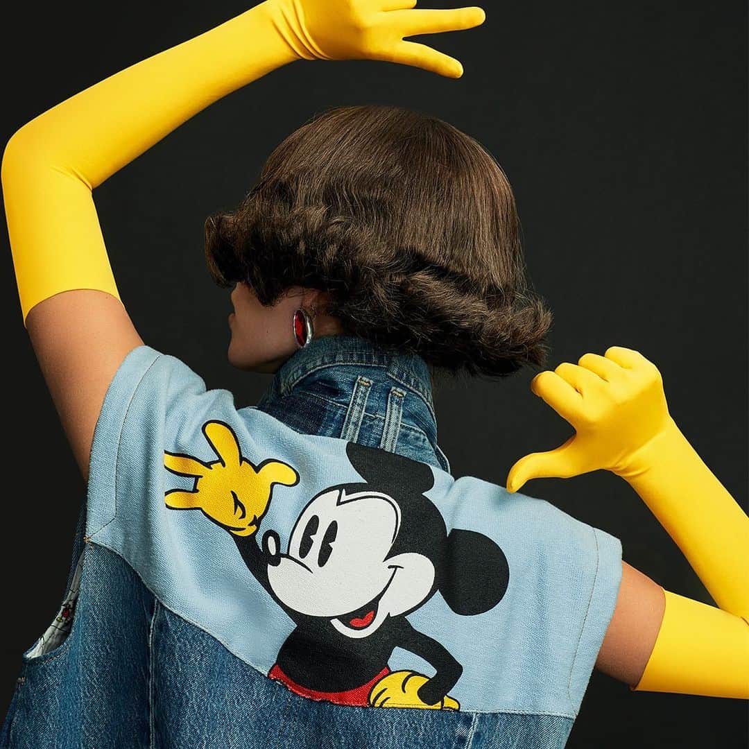 デシグアルのインスタグラム：「Walt Disney used to say… “It all started with a mouse”. Just like us. Loving our iconic pieces ❤ #desigualandmickey」