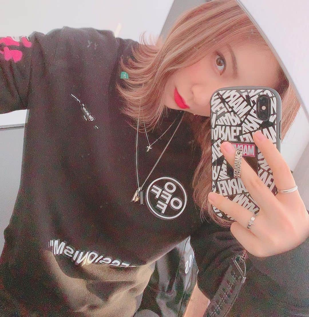 鈴木真梨耶さんのインスタグラム写真 - (鈴木真梨耶Instagram)「I'm in mirror🪞  #mirror  #offwhite #marvel  #fassion  ‪#ROSEAREAL #ロザリオ‬ ‪#鈴木真梨耶 #MaRiyaSuzuki‬ #asianzdancers」2月15日 18時56分 - mariya_suzuki