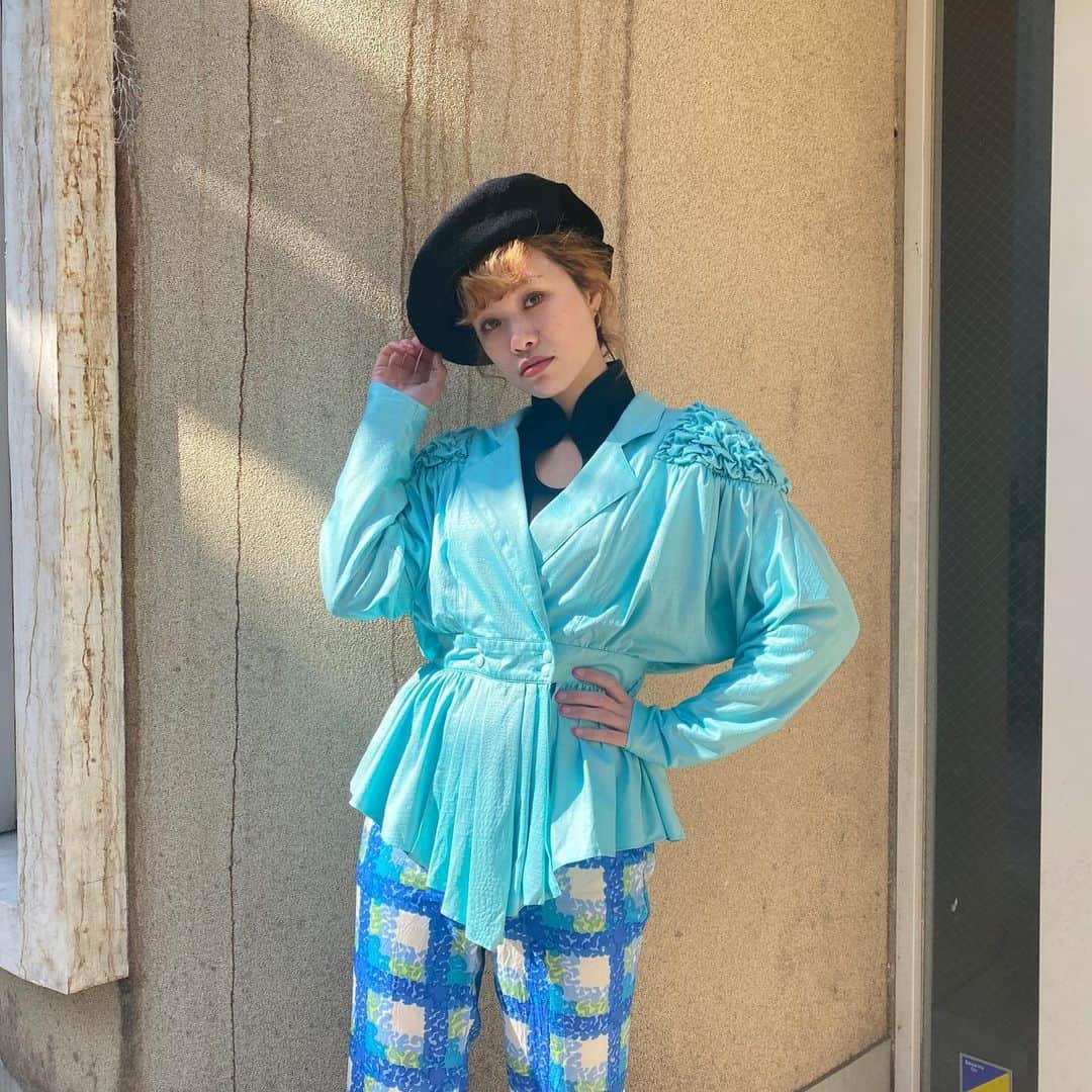 PUNK CAKEのインスタグラム：「•80s light cyan gather shoulder jacket【SOLD】 •cut out neck top【SOLD】 •flower block check pants【SOLD】  #punkcake  #vintage #vintageclothing  #80sfashion  #古着 #古着コーデ  #古着女子 #レディース古着　 #原宿 #harajuku  #harajukufashion  #原宿古着屋 #東京古着屋  #古着屋巡り #古着通販」