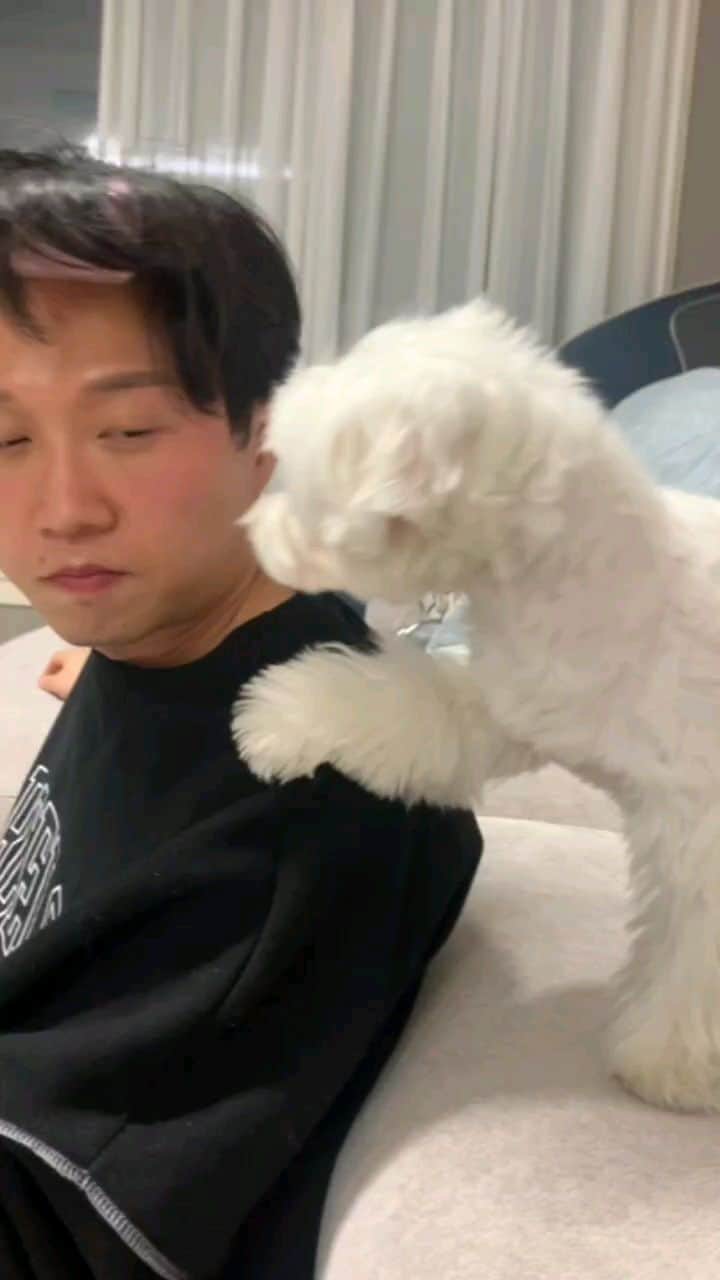パク・ソングァンのインスタグラム：「광복이는 참지않지」