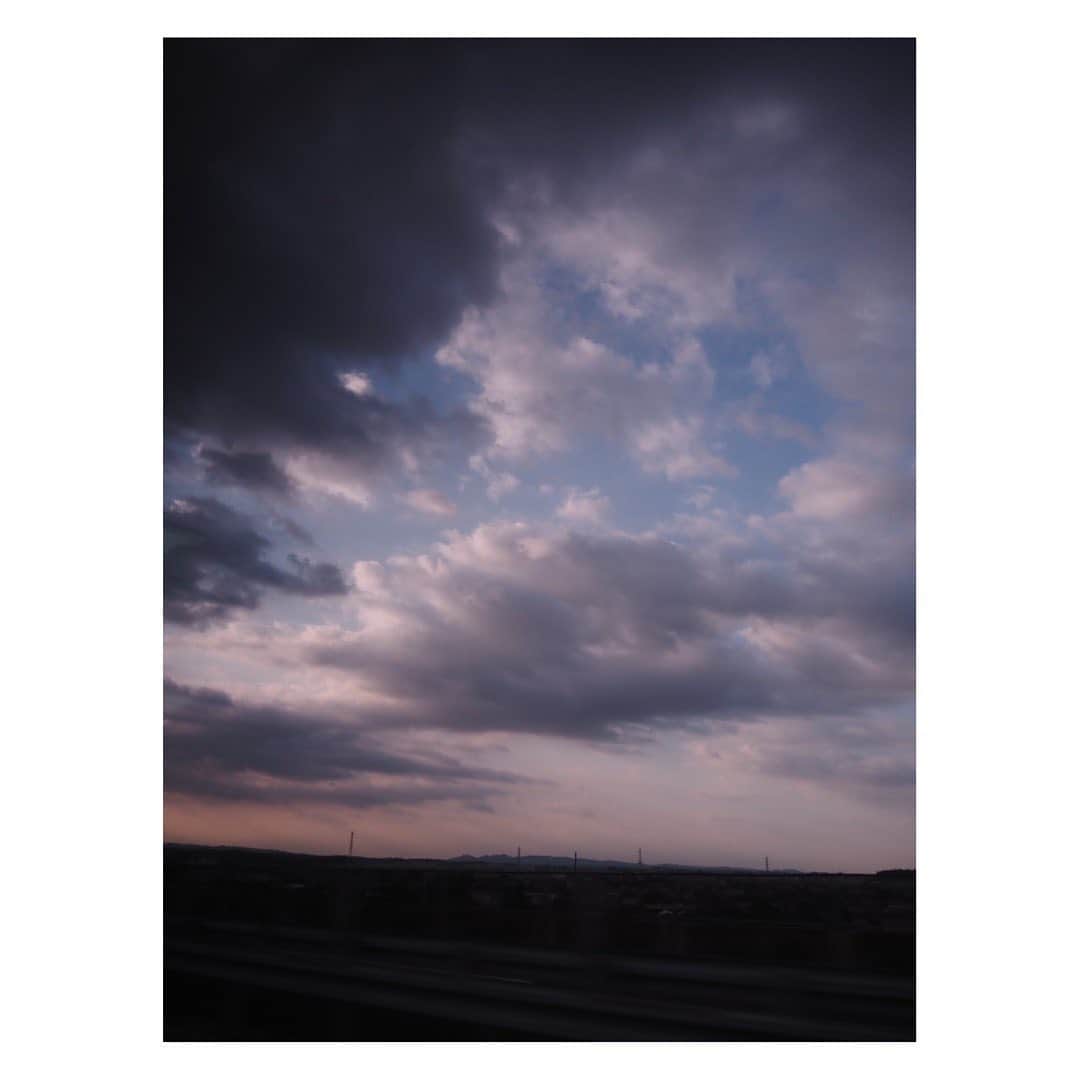 辺見えみりさんのインスタグラム写真 - (辺見えみりInstagram)「綺麗な空  #emiricamera」2月15日 19時15分 - emiri_hemmi