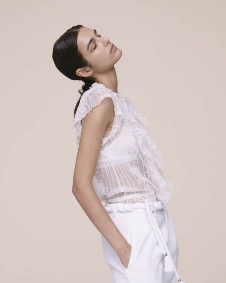 のインスタグラム：「This dreamy embroidered tulle shirt will make you stand out in any crowd #DondupWoman #DondupSS21」