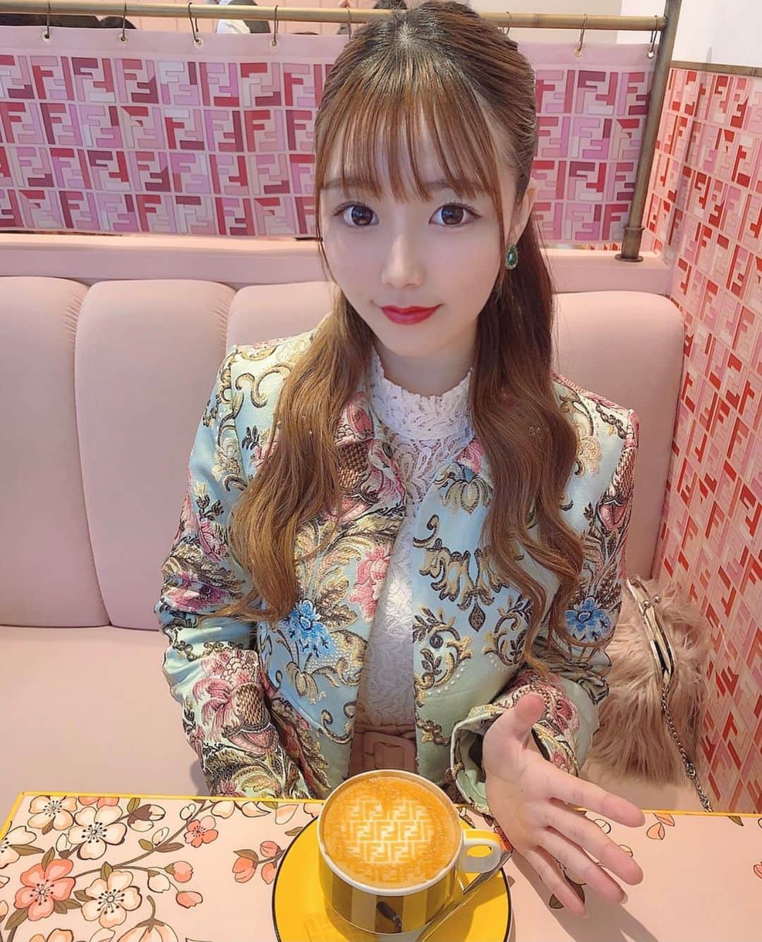 虹川葵のグルメインスタ