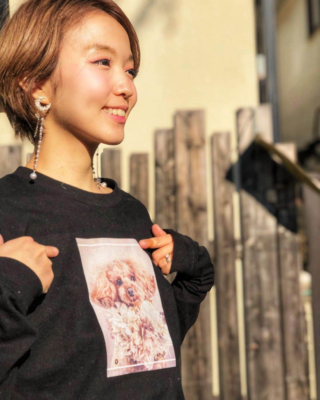 関口未来さんのインスタグラム写真 - (関口未来Instagram)「愛犬家や親バカのみなさまに 世界で一つだけのロンT  イッチャクではオリジナルのTシャツ、キャップなどなど、作成できます❣️ たとえば子供の部活とか、応援とか、プレゼントなどにもつかえますね💚  機械音痴な私でも簡単に作れちゃった！ ちなみに私はロンTのSサイズきています💚 姪っ子たちのアイドル、諭吉Tシャツということもあって、親戚中からほしいほしいの嵐😎😎  @itchaku  #PR #イッチャク #オリジナルTシャツ #オリジナルプリント #オリジナルデザイン #男の子ママ #ママコーデ #低身長コーデ #低身長ママコーデ  #148cmコーデ  #読者モデル #読モ #mamagirl  #hugmug #男の子ママと繋がりたい  #おちびコーデ  #おちびの輪  #新米ママと繋がりたい  #おしゃれさんと繋がりたい  #ファッション #今日のコーデ #ootd  #愛犬のいる生活  #モフモフ部 #トイプードル」2月15日 19時20分 - miki.sekiguchi_x