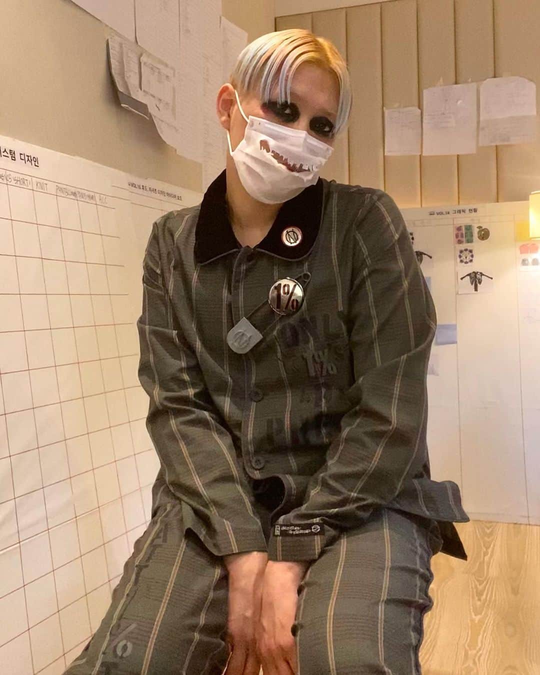 のインスタグラム：「I'm living for my dreams, and I'm always ready to dream. The pajama life of the hotel back for the next collection. #99percentis from ‘꿈’.」