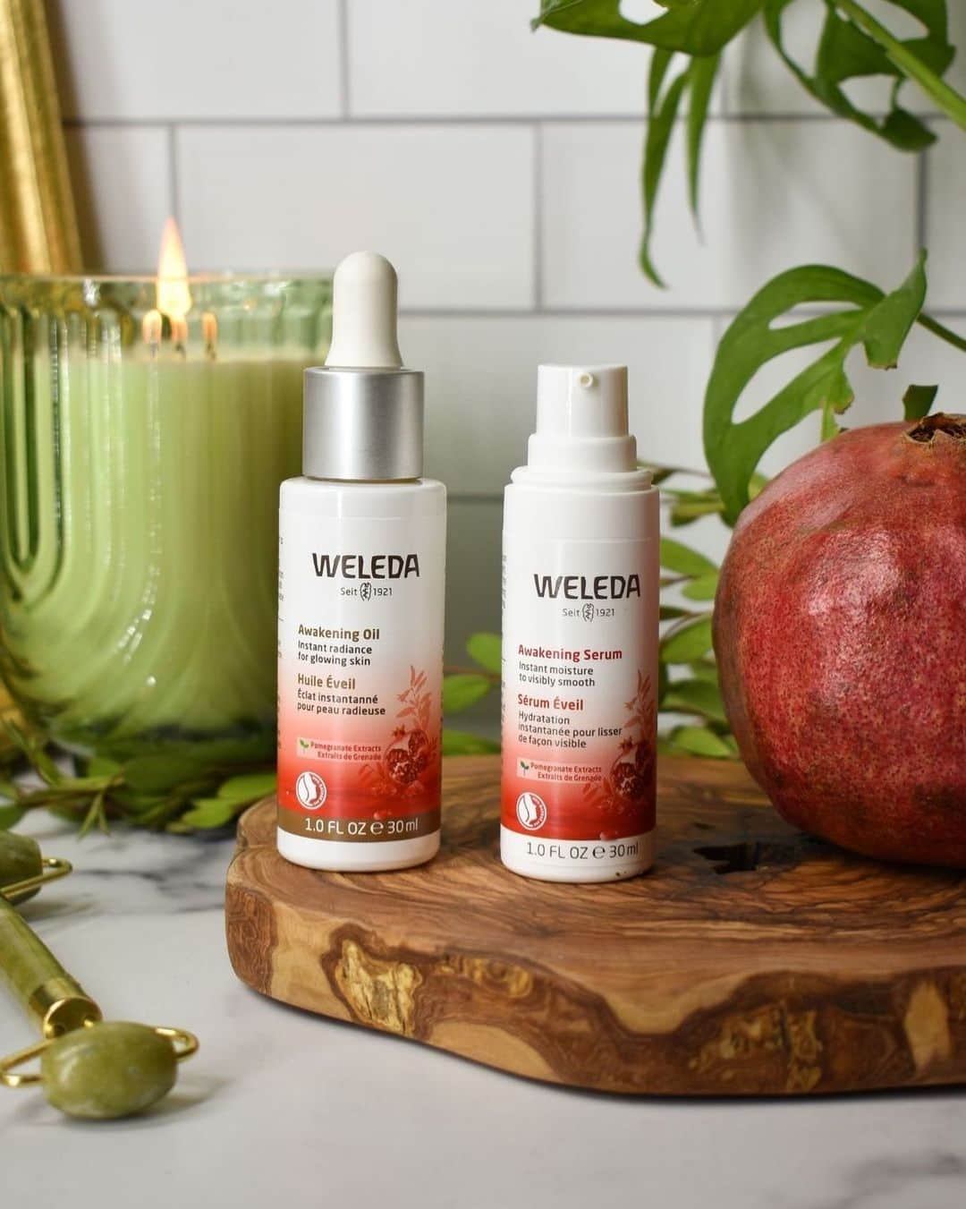 Weledaのインスタグラム：「Dramatically boost hydration and radiance with our Skin Awakening Power Duo. ❤️ Discover what the two of our most potent formulas can do for you! 👇🏼  🌿 Awakening Serum is a gel-like serum that visibly rejuvenates for lifted and stronger skin  🌿 Awakening Oil instantly hydrates with concentrated moisture for visibly smoother and glowing skin」