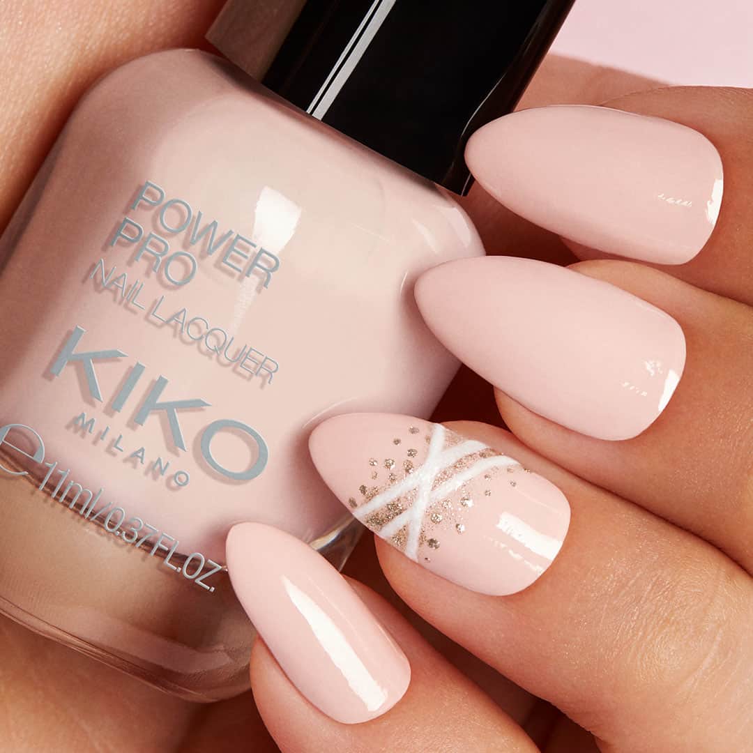 KIKO MILANOさんのインスタグラム写真 - (KIKO MILANOInstagram)「Keeping our manicures sleek and simple today 💅🏼 Shop our New Power Pro Nail Lacquers for a professional #naillook and a vast range of shades 🤩 The new packaging also uses less plastic! 🌱⁣ New Power Pro Nail Lacquer 09-14-03」2月16日 5時15分 - kikomilano