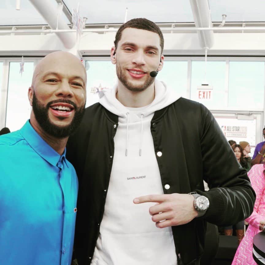 コモンのインスタグラム：「One year ago today, I had the pleasure of performing at the NBA All Star game in Chicago. Wanted to give a shout out to @ZachLaVine8, he deserves to be named an All-Star this year. I voted for Zach, you can vote at NBA.com/Vote! @chicagobulls @nba」