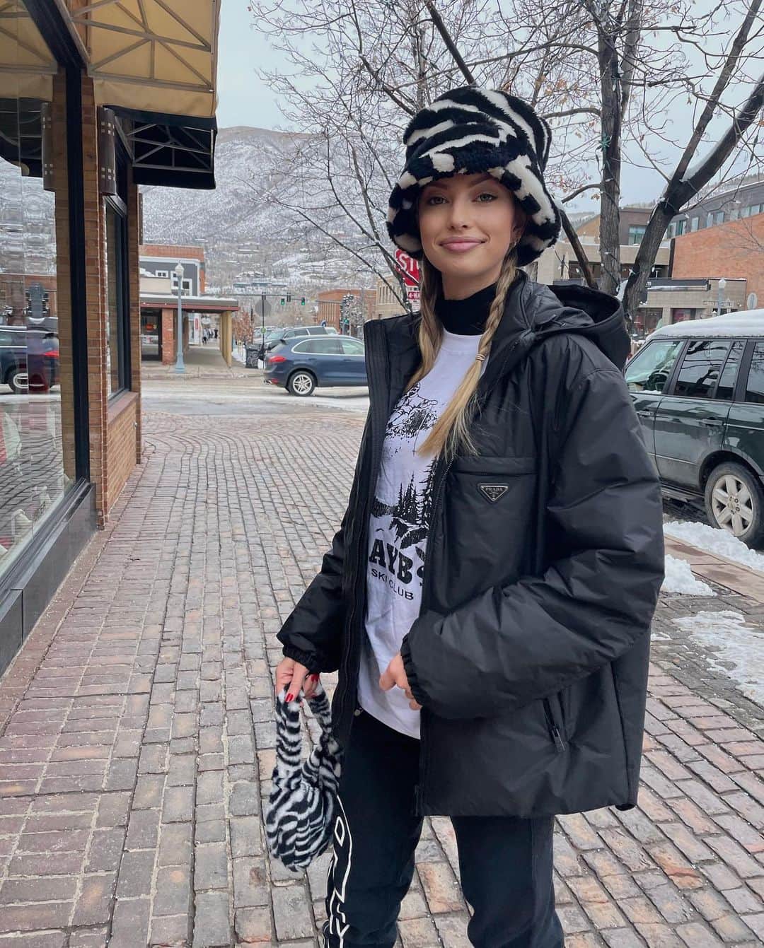 のインスタグラム：「Weekend in Aspen ❄️🤍」