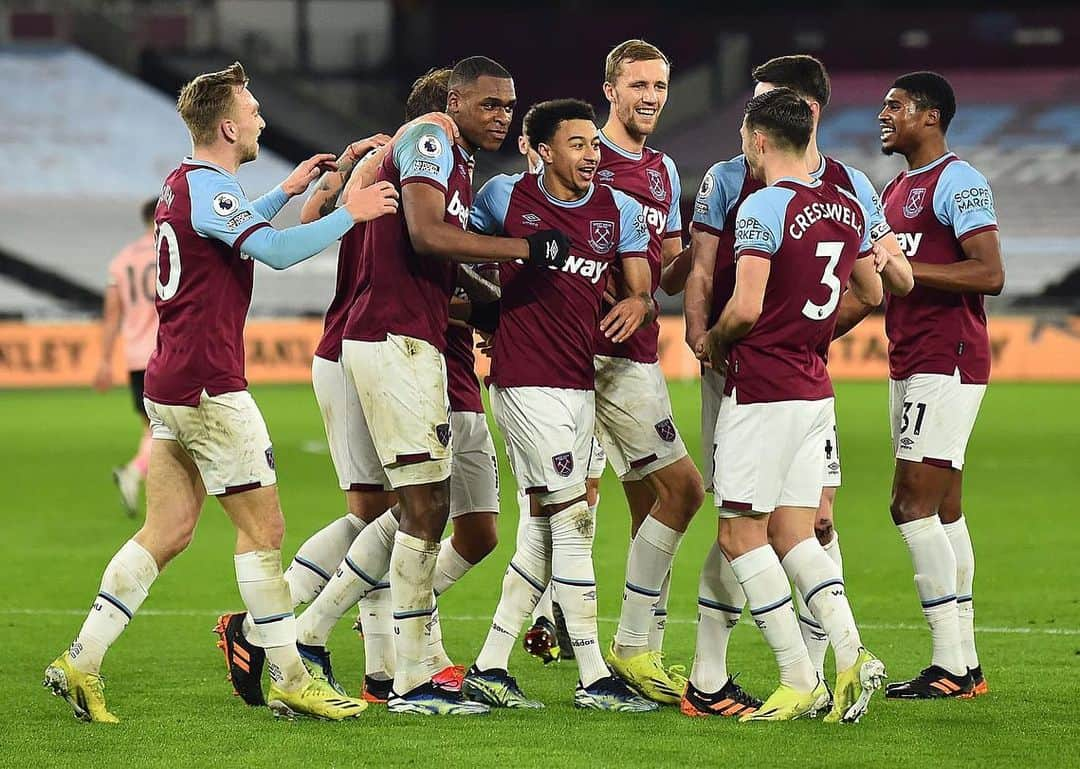 ジェシー・リンガードさんのインスタグラム写真 - (ジェシー・リンガードInstagram)「On The Up ⚡️ Great Performance Boys! 🤝❤️ ⚒️#JL11NGZ #COYI」2月16日 5時31分 - jesselingard