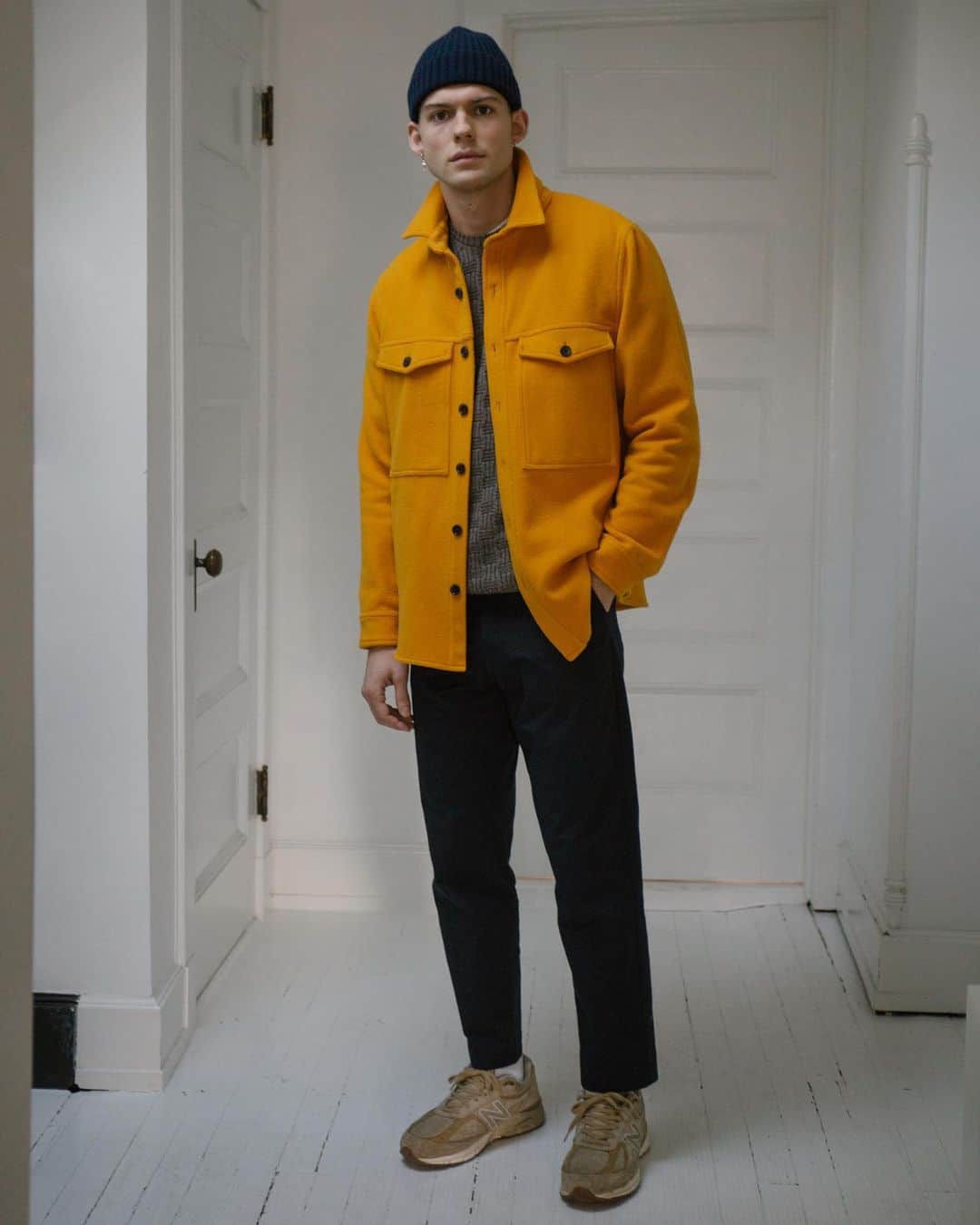 スティーブンアランのインスタグラム：「Layering up with the Double Pocket Shirt Jacket in Marigold. #stevenalan」