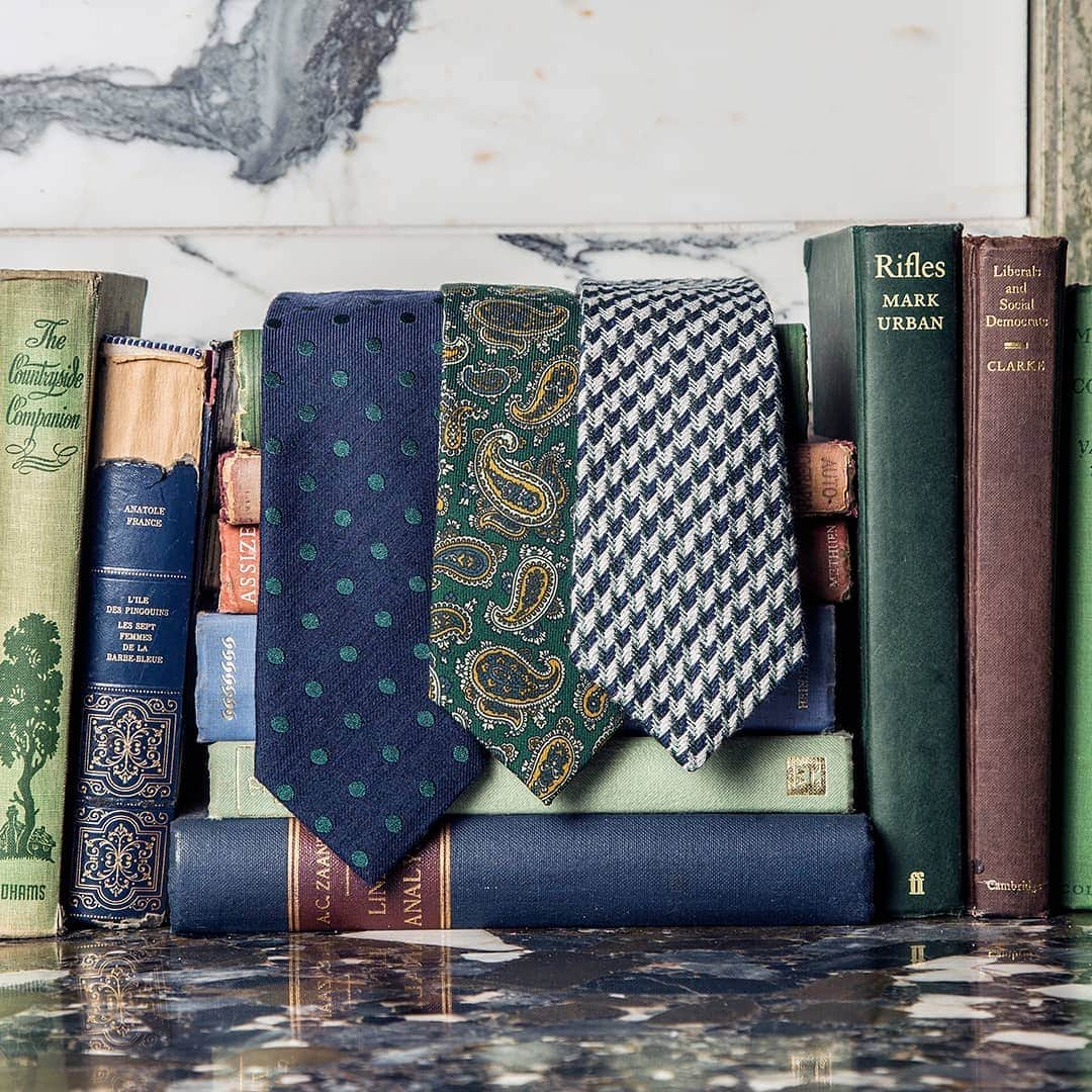 ドゥシャンのインスタグラム：「Italian woven silk ties. SS21 now available.」