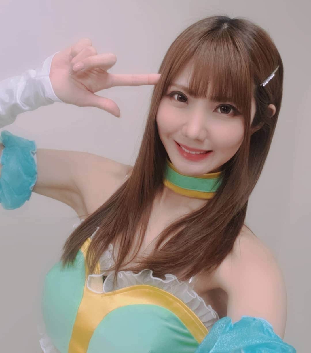 のインスタグラム：「はい！魔法も使えちゃう天才(/ω＼*)  魔法のステッキを持った見習い天使ルナに変身。  悪魔と人間のハーフの天使見習いという渋滞  #パチジャッジ #model #racequeen #camera #photograph #mc #レースクイーン #モデル #コス #ヘア #style #Japanesegirl #角色扮演 #闲置 #아이돌 #모델 #코스프레 #그라비아 #anime」