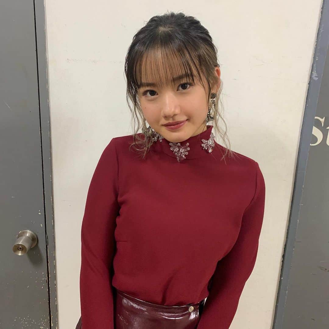 のインスタグラム：「❄️ . . . 3月31日 16枚目のアルバム発売決定😚 お楽しみに〜 衣装は大人っぽいですね . . #アルバム #morningmusume21 #helloproject #横山玲奈」
