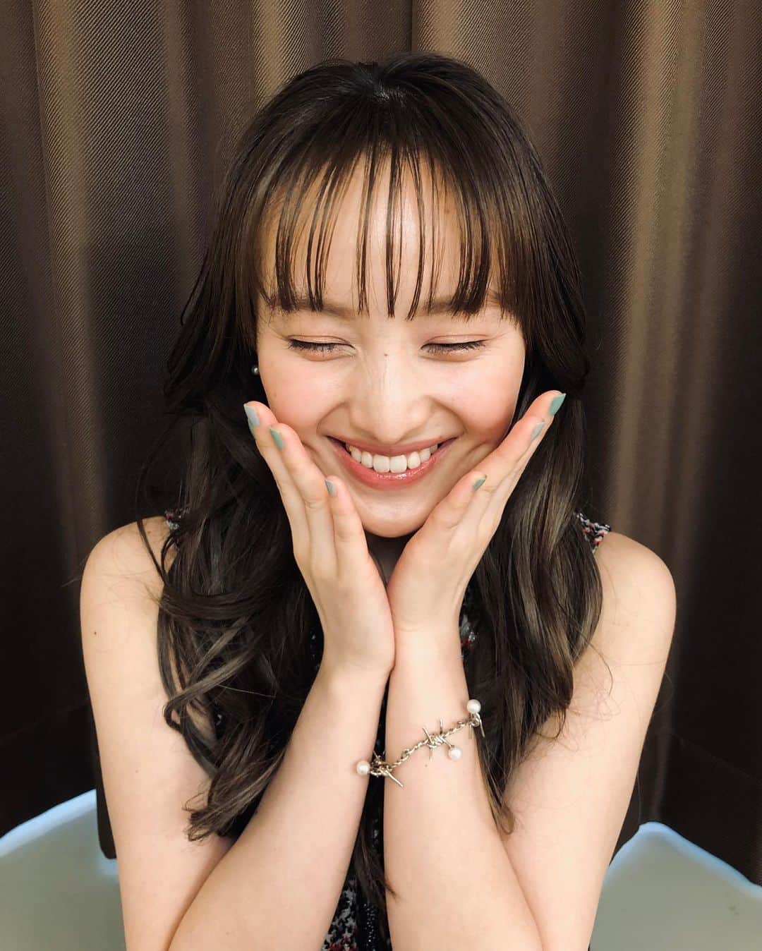 百田夏菜子さんのインスタグラム写真 - (百田夏菜子Instagram)「💙💚」2月15日 21時15分 - kanakomomota_official