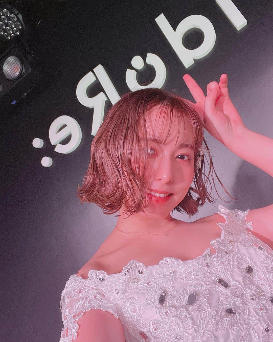 前田美里のインスタグラム：「ここ最近ドレスを着る機会が多い。👗 . #生誕祭  #ドレス #ウエディングドレス  #ショート #make #イエベ #自撮り #ファインダー越しの私の世界 #被写体 #写真好きな人と繋がりたい #写真 #ヲタク #櫻坂46 #欅坂46 #日向坂46 #フォロー #フォロワー募集中  #japanesegirl #follow #followme #좋아요 #팔로우미 #팔로미 #오오티디 #gravure #flower」