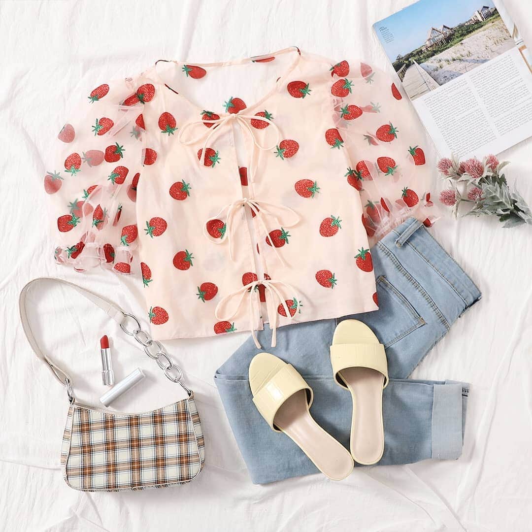 SHEINのインスタグラム：「Sweetheart vibes 💌💓  Shop Item #: 1977490  #SHEINstyle #SHEINSS21 #outfitinspo」
