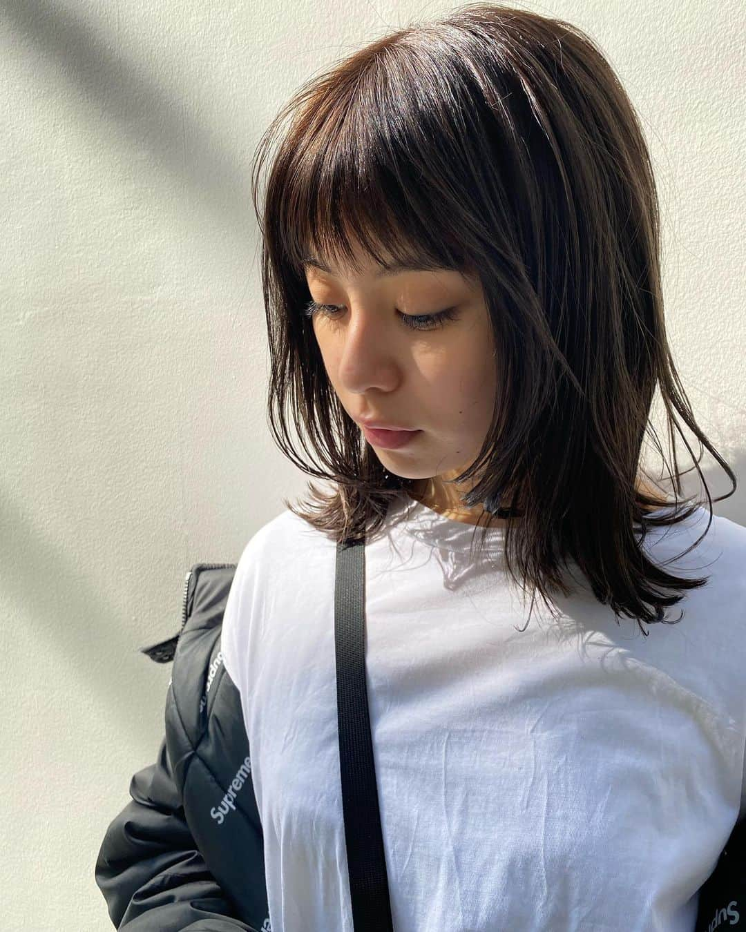 田中美麗さんのインスタグラム写真 - (田中美麗Instagram)「>>> 　　　　　　　　　　　　　　　　　　　　　　　　  ヘアカットはいつもの @adachiyuki1987 にお世話になりました〜！ * * 念願のウルフカット♡ 撮影のイメージにもぴったりで さすがです。 * * * ありがとうございました！ 結構久々に切ったかも！ * * どうですかね、、、？🥺 * * #photography #photo #followｍe #flowers #camera #bestjapanpics #good_portraits_world #照片 #相机 #포토그래퍼  #美容院 #wolfcat #田中美麗」2月15日 21時32分 - mirei_tanaka_