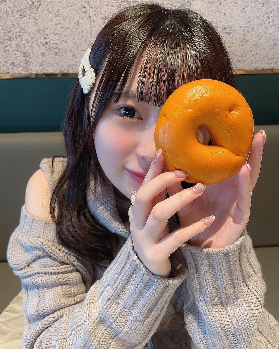 長沢菜々香さんのインスタグラム写真 - (長沢菜々香Instagram)「ベーグル屋さん🥯 焼きたてふわふわだった  #代官山カフェ#juno」2月15日 21時42分 - nanako_nagasawa__