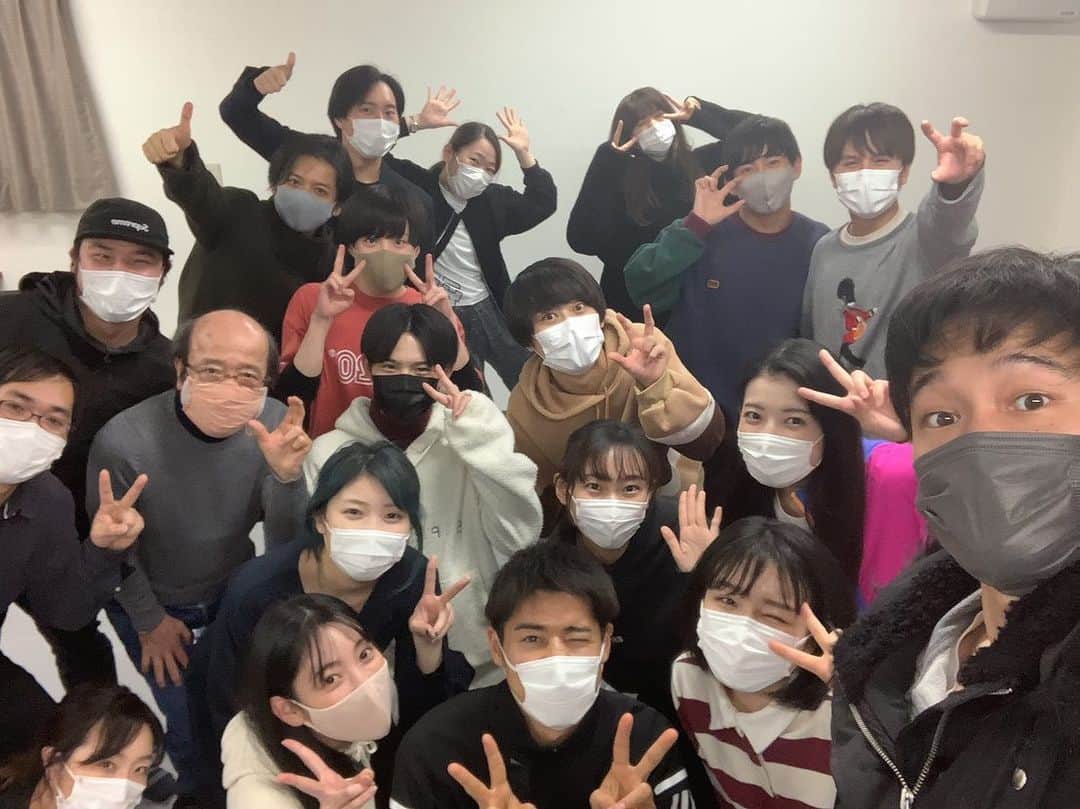 椿梨央のインスタグラム：「今回劇場チケットの他に 配信チケットも発売されています！ . どこにいても見れますよ^^ . 私の家族も見たかったけど 北海道からだと中々と、、 初舞台見れないねと悲しんでいましたが 動画配信で見る事ができます♪ 最高の仲間と最高のパフォーマンスを‼️ 見に来て下さる全ての方々に 感動と笑顔と愛を💕🔥 . . 私の初舞台 是非見て頂けたら嬉しいです^^ . . チケットのリンクは ストーリにもあげます！ . . . ♦️劇場チケット↓ r-t.jp/1518 ♦️配信チケット↓ twitcasting.tv/c:alice2021/sh… . . . #1518  #1518舞台 #相田裕」