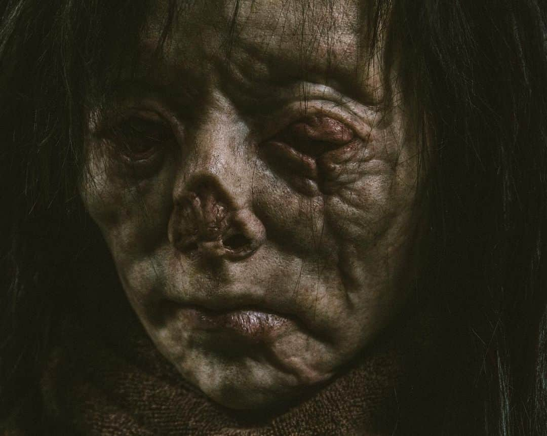 Amazing JIROさんのインスタグラム写真 - (Amazing JIROInstagram)「Warning: graphic content.  The horror movie “No Face”. We created a movie clip that is connected to the haunted house that I’m producing and launching soon! Here are some behind the scenes photos! ． Produced & SFX Makeup by @amazing_jiro Directed by @shinashina0426 Photo by @arisak_official ． #hauntedhouse #haunted #comingsoon #scary #horror #horrormovies #horrormovie #instahorror #japanesehorror #horrorfan #specialeffectsmakeup #specialeffects #sfxmakeup #sfx #makeup #amazing_jiro #hiroshishinagawa #japan #無顔 #お化け屋敷 #恐怖 #怖い #ホラー #映画 #特殊メイク #品川ヒロシ #日本」2月15日 21時47分 - amazing_jiro