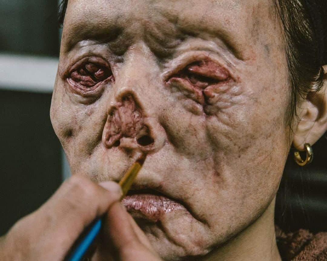 Amazing JIROさんのインスタグラム写真 - (Amazing JIROInstagram)「Warning: graphic content.  The horror movie “No Face”. We created a movie clip that is connected to the haunted house that I’m producing and launching soon! Here are some behind the scenes photos! ． Produced & SFX Makeup by @amazing_jiro Directed by @shinashina0426 Photo by @arisak_official ． #hauntedhouse #haunted #comingsoon #scary #horror #horrormovies #horrormovie #instahorror #japanesehorror #horrorfan #specialeffectsmakeup #specialeffects #sfxmakeup #sfx #makeup #amazing_jiro #hiroshishinagawa #japan #無顔 #お化け屋敷 #恐怖 #怖い #ホラー #映画 #特殊メイク #品川ヒロシ #日本」2月15日 21時47分 - amazing_jiro