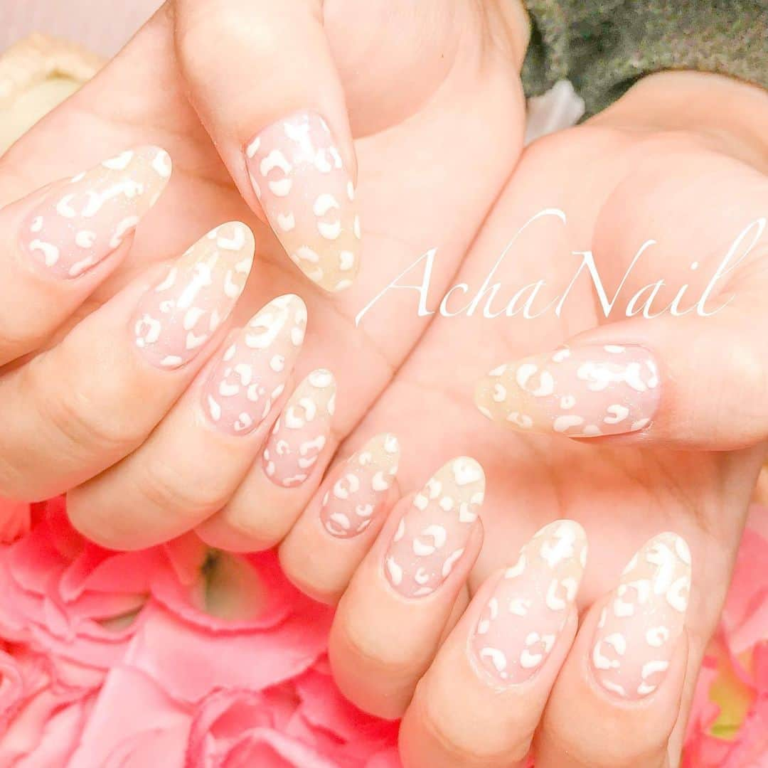 AchaNailのインスタグラム：「シースルーレオパード💖﻿ ﻿ https://ameblo.jp/acha-nail/entry-12656624952.html﻿ ﻿ #ネイル #ジェルネイル #フィルイン #フィルイン導入サロン #南池袋 #池袋 #池袋ネイルサロン #ネイルデザイン #シースルーネイル #ホワイトネイル #アニマル柄ネイル #豹柄 #レオパード #レオパードネイル #スケルトン #ヒョウ柄 #locari #Nails #AchaNail #NailStagram #InstaNails #Nailart #JapaneseNailart #NailDesign #Gelnails #kawaii #네일 #日式美甲 #leopard #leopardnails」