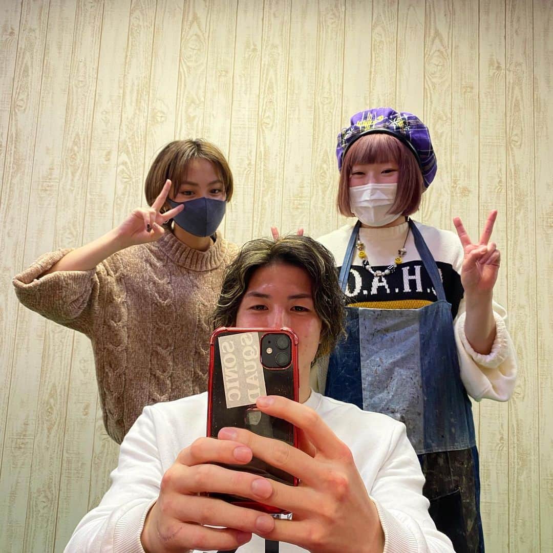 井上直樹さんのインスタグラム写真 - (井上直樹Instagram)「美容師の方に勧められて言われるがままやってみたけど…いい感じじゃないですか？👍 前回のコーンロウもここでやってもらいました、クセのある方で終始楽しかったです😂ありがとうございました☺️   #横浜  #鎌倉 #大船 #美容室 #sbrandworldwide #散髪」2月15日 21時57分 - naokiinouemma