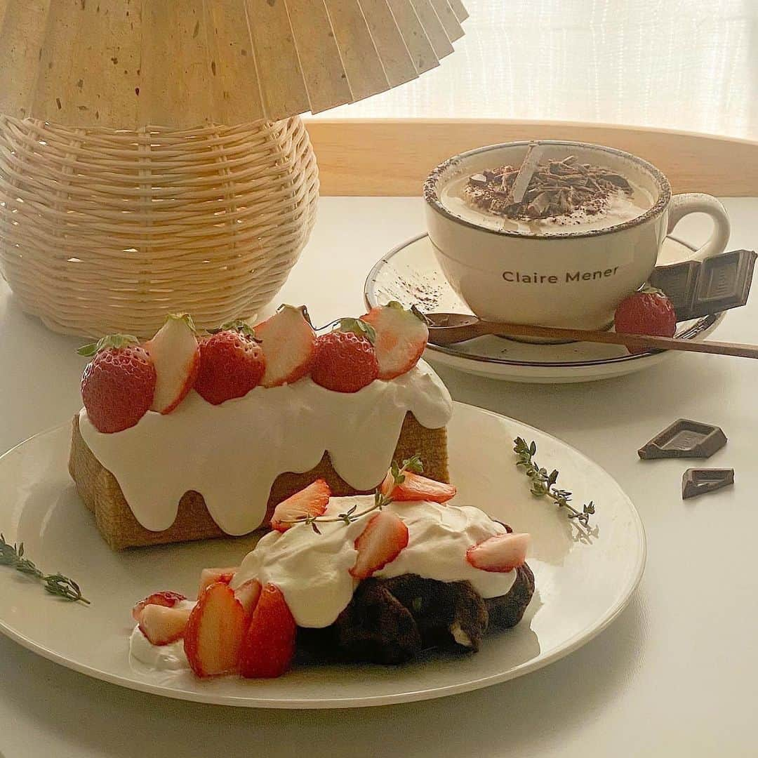 岡元優香さんのインスタグラム写真 - (岡元優香Instagram)「おうちカフェ🏡  Tea Baumkuchen ,,,  #バレンタイン #valentine  #happyvalentinesday #teabaumkuchen  #おうちカフェ」2月15日 21時51分 - ___o3yuka._