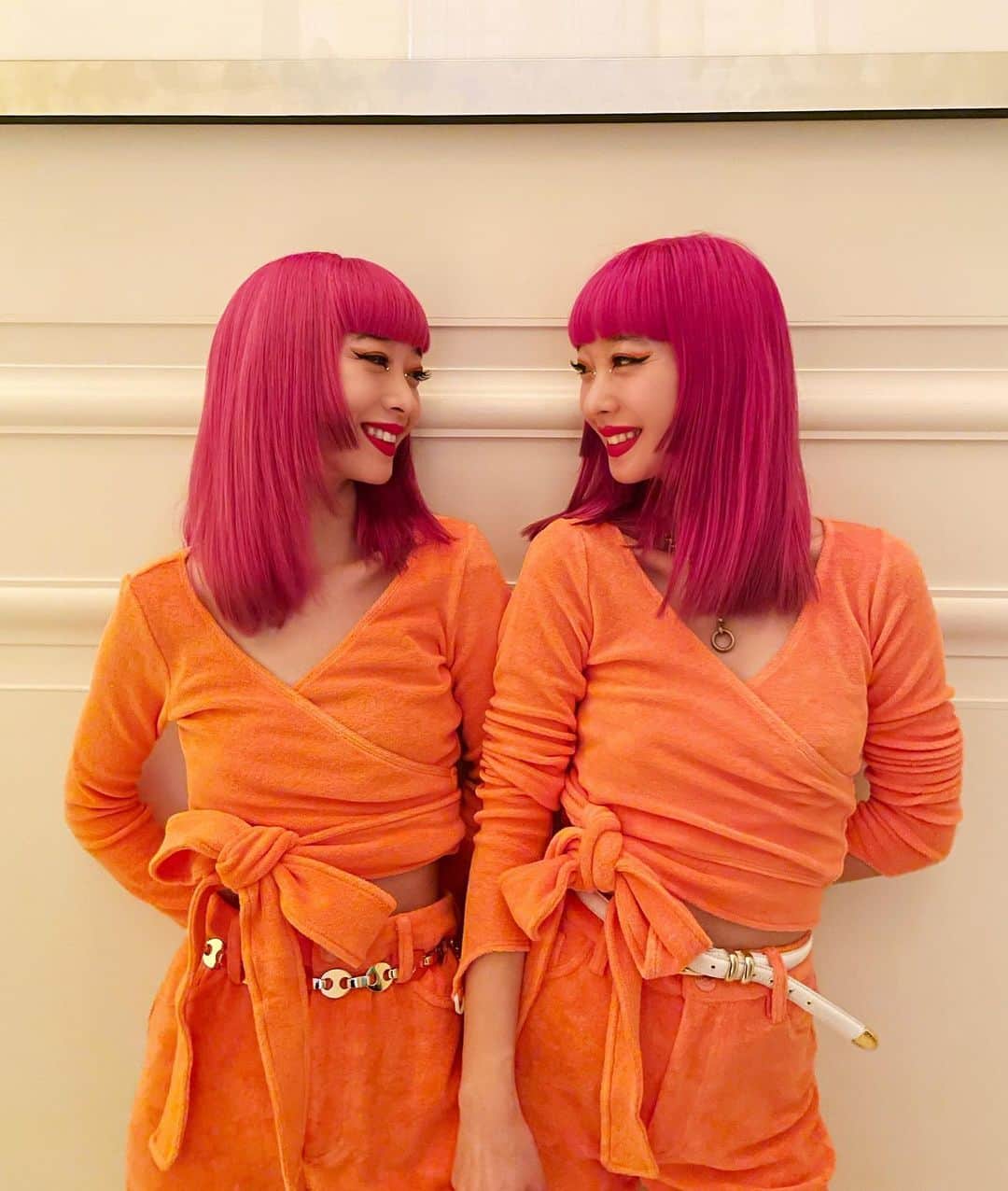 AMIさんのインスタグラム写真 - (AMIInstagram)「Maisie Wilen FW21colletction will be held at NY Fashion Week digitally 🧡! It would be Feb 16th at 5:00am here in Japan. We'll be wearing matching Maisie Wilen outfits to check out the live stream👚👠! Really looking forward to it!  Maisie Wilen FW21 NY Fashion Week デジタルで開催されます。 日本時間では2/16 5:00am-から配信されるよ！ 私達もお揃いのMaisie Wilenのお洋服を着て🧚‍♀️ とっても楽しみ〜」2月15日 21時53分 - amixxamiaya