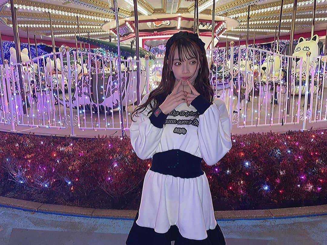 宇佐美幸乃さんのインスタグラム写真 - (宇佐美幸乃Instagram)「悔しいくらいキラキラ🎠  #よみうりランド #イルミネーション　#メリーゴーランド #キラキラ　#lillilly #fashion #instagood #instalike #instapic #picture #selfie #idol #fff #followｍe #japanesegirl #アイドル」2月15日 21時53分 - usami_yukino