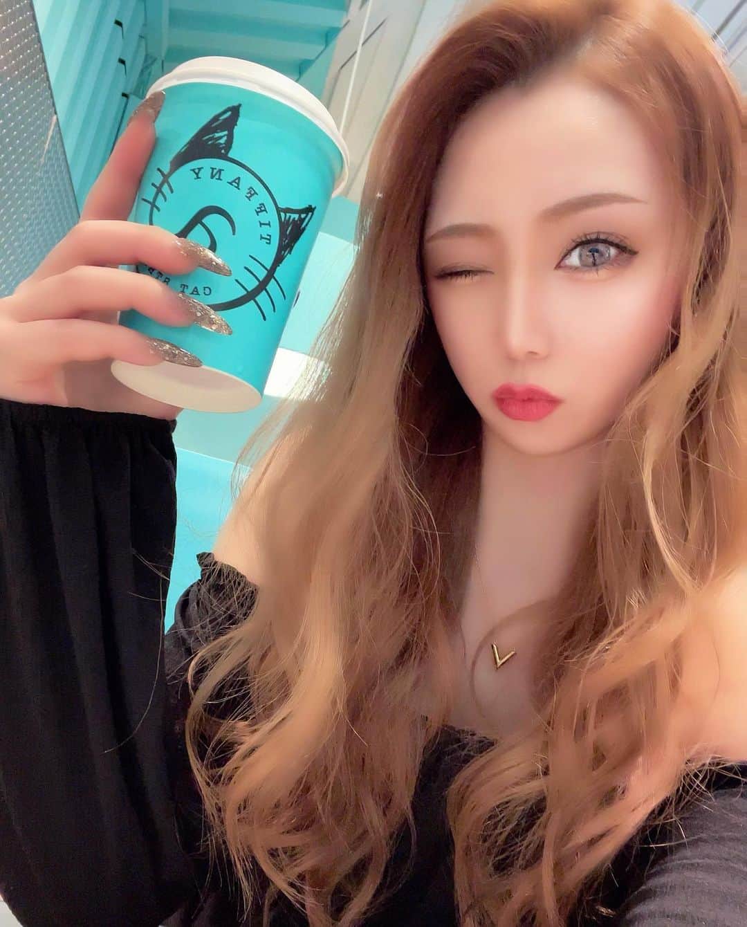 HIMEKAのインスタグラム：「. . 疲れてたのか今日たくさん寝た😴 でもまだ眠い😴 . . #tiffany #tiffanycafe #tiffanyandco」