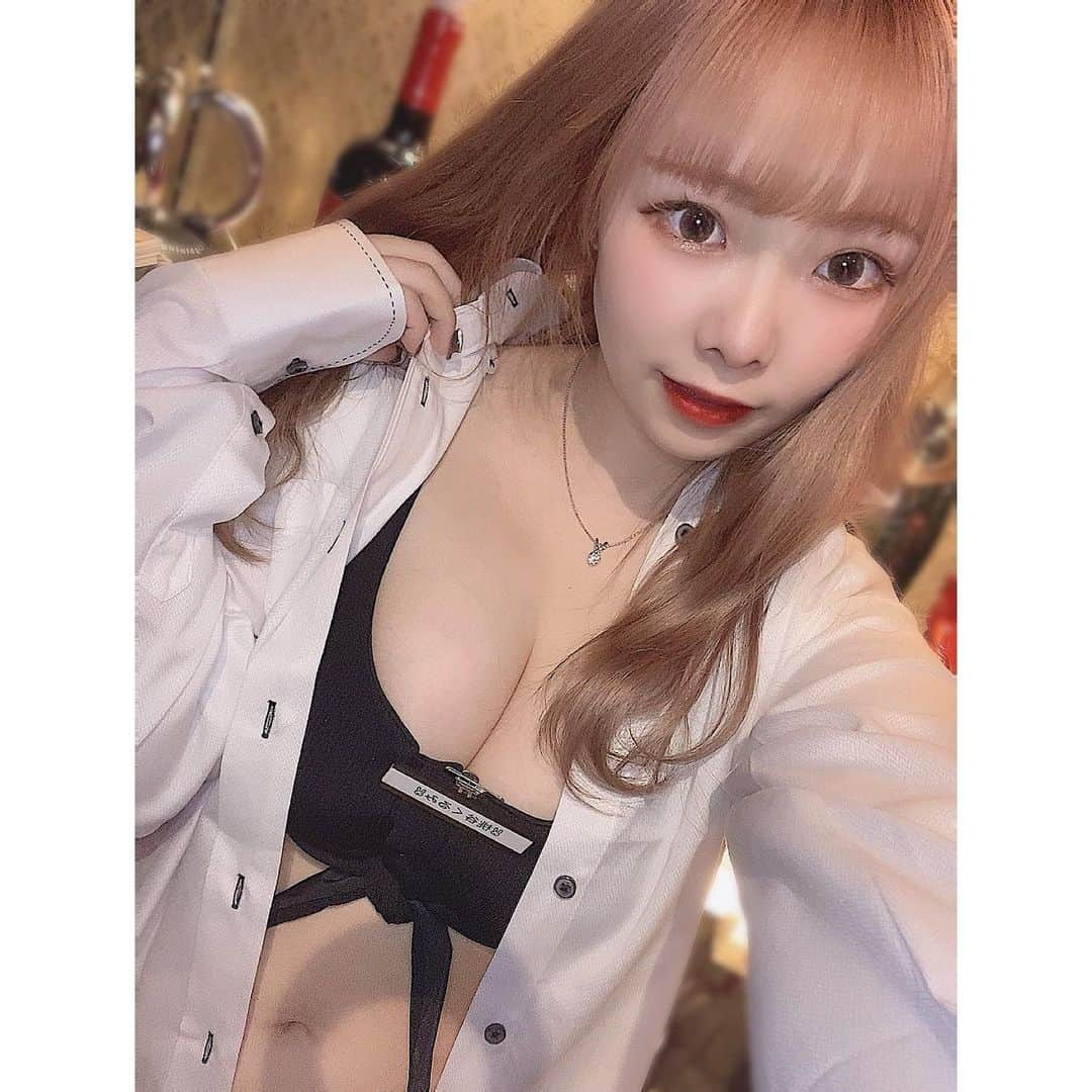 桃谷くるみさんのインスタグラム写真 - (桃谷くるみInstagram)「. 3日間のイベントの時の水着！👙🖤 . . . ブログも見てくれると嬉しいなあ🥺💖 . . . #オンライン飲み会 #オンライン #オンラインガールズバー #zoom #zoom飲み会 #アミュる #rich #金山 #鶴舞 #名古屋 #東海 #大須商店 #熱田区 #中川区 #アスナル金山 #金山駅 #名駅 #名古屋市中区 #ガールズバー #ポケパラ #バー #BAR #夜 #バニーガール #あみたいつ #ハイレグ #キャバ嬢 #モデル #うさぎ」2月15日 22時02分 - rich_kurumi